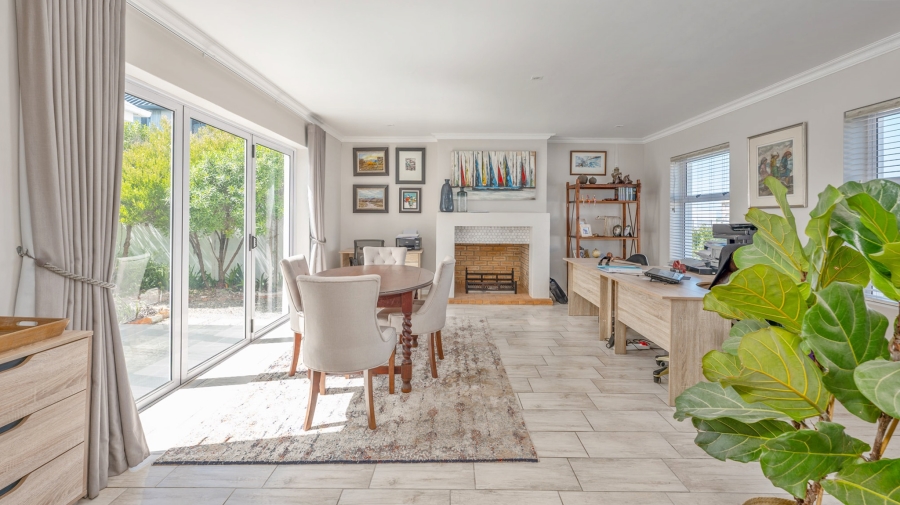 4 Bedroom Property for Sale in Struisbaai Western Cape